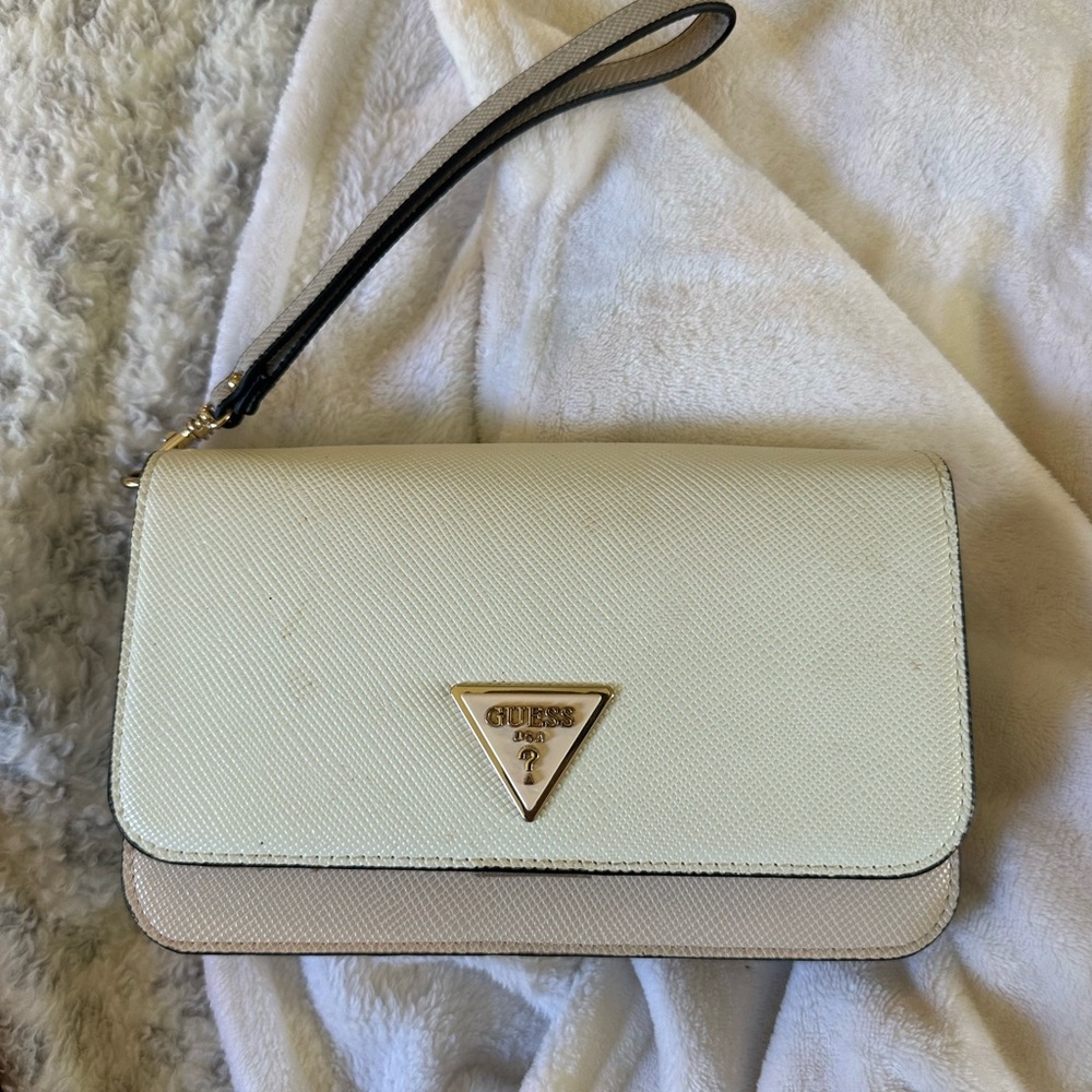 Guess wristlet